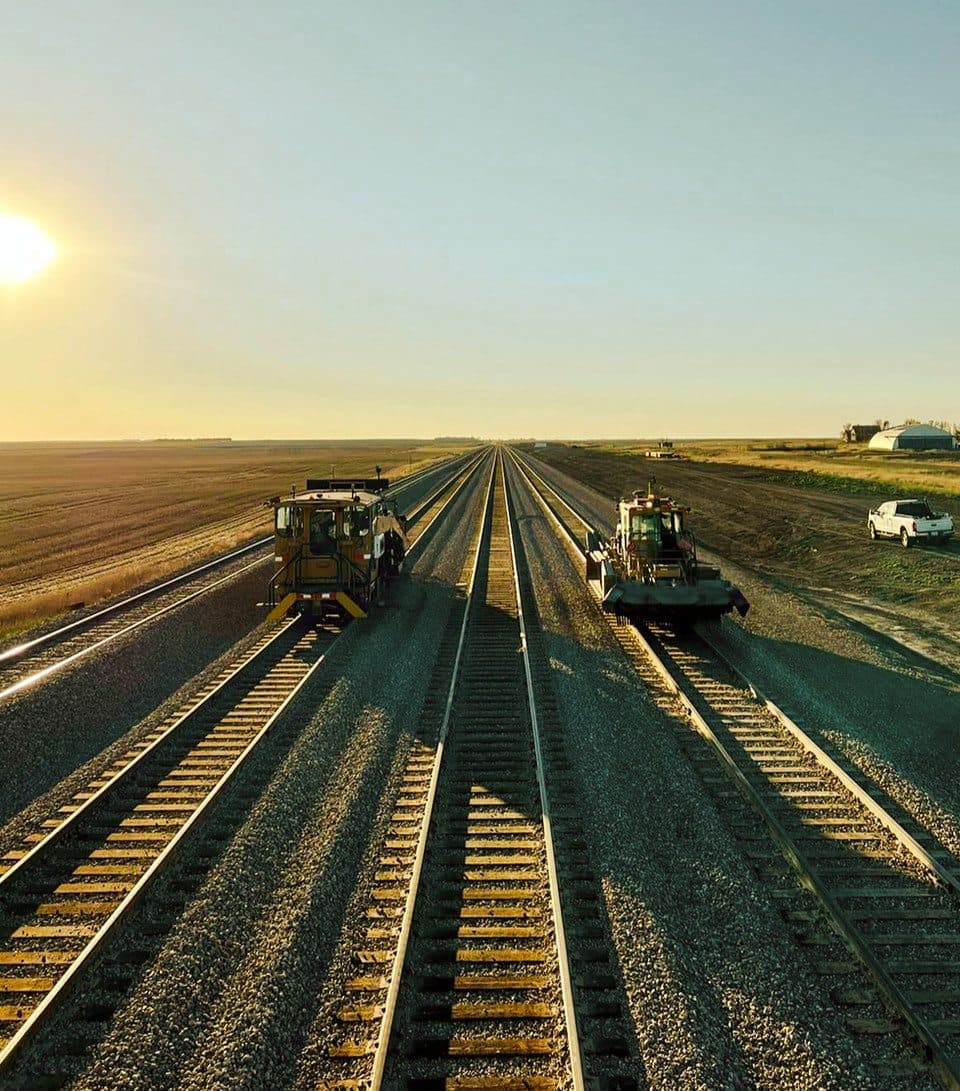 Railway surfacing machines working on a rehabilitation program
